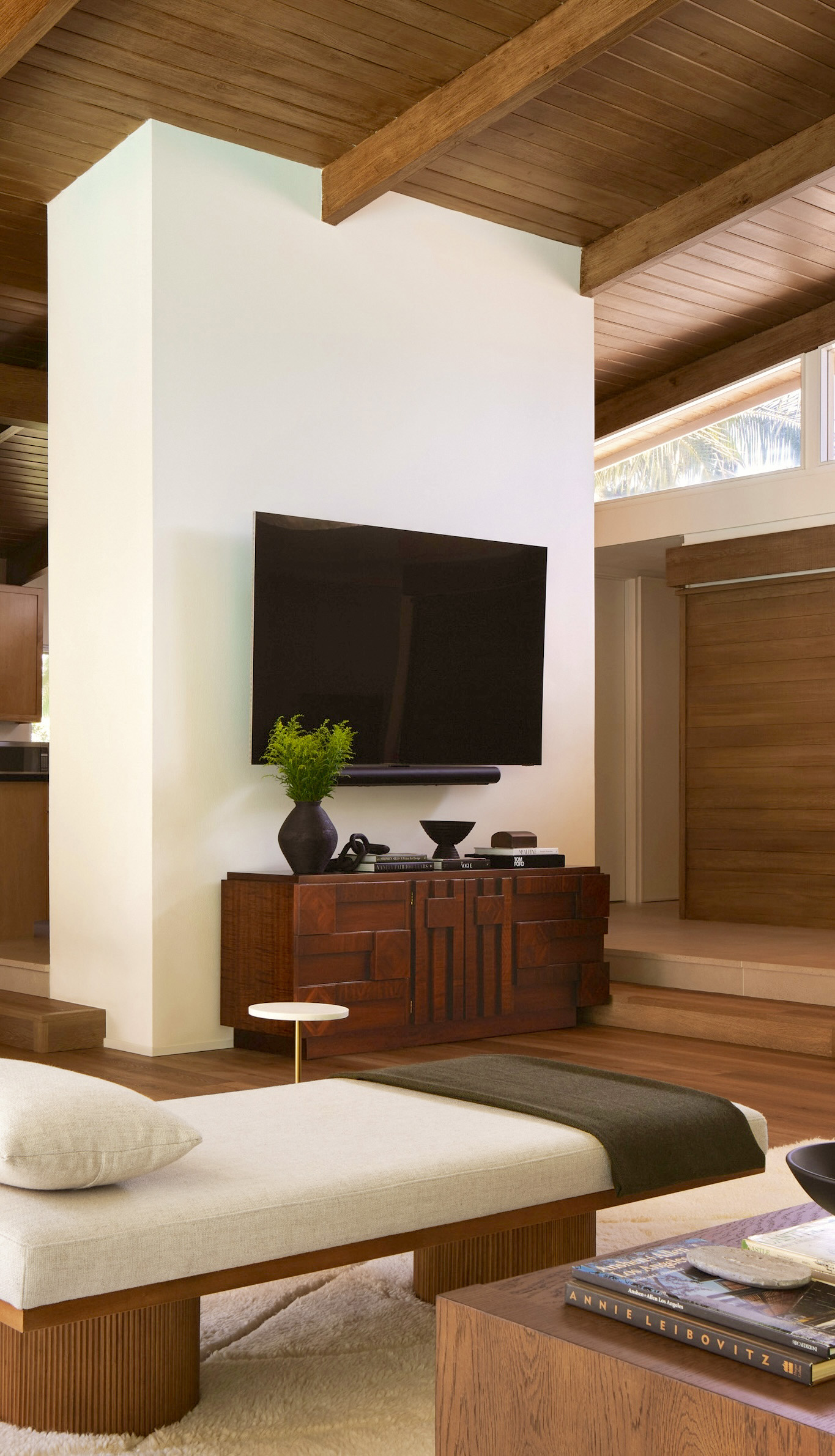 calabasas-luxury-living-room-design 5A