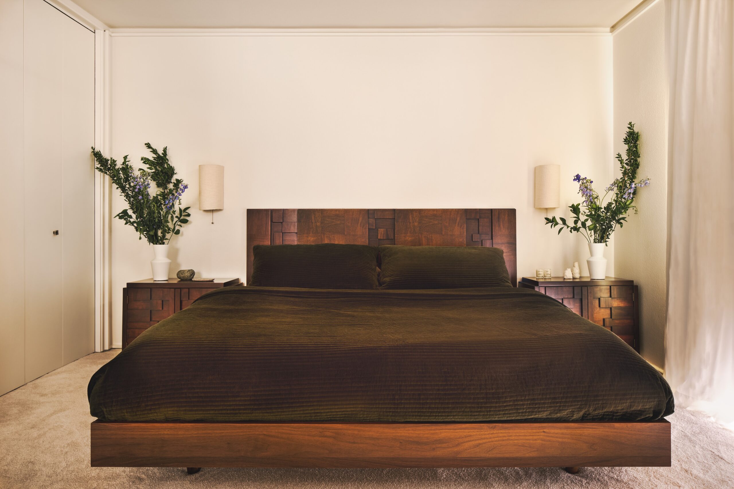 hidden hills-luxury-living-room-design 2