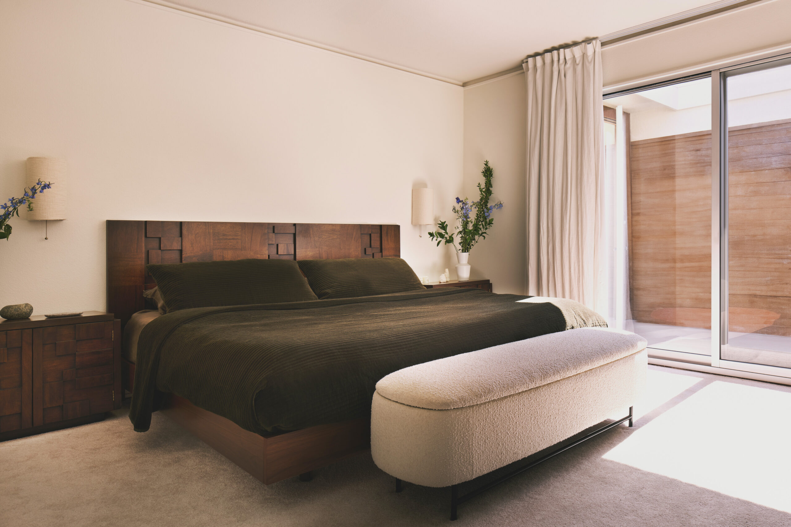 hidden hills-luxury-living-room-design