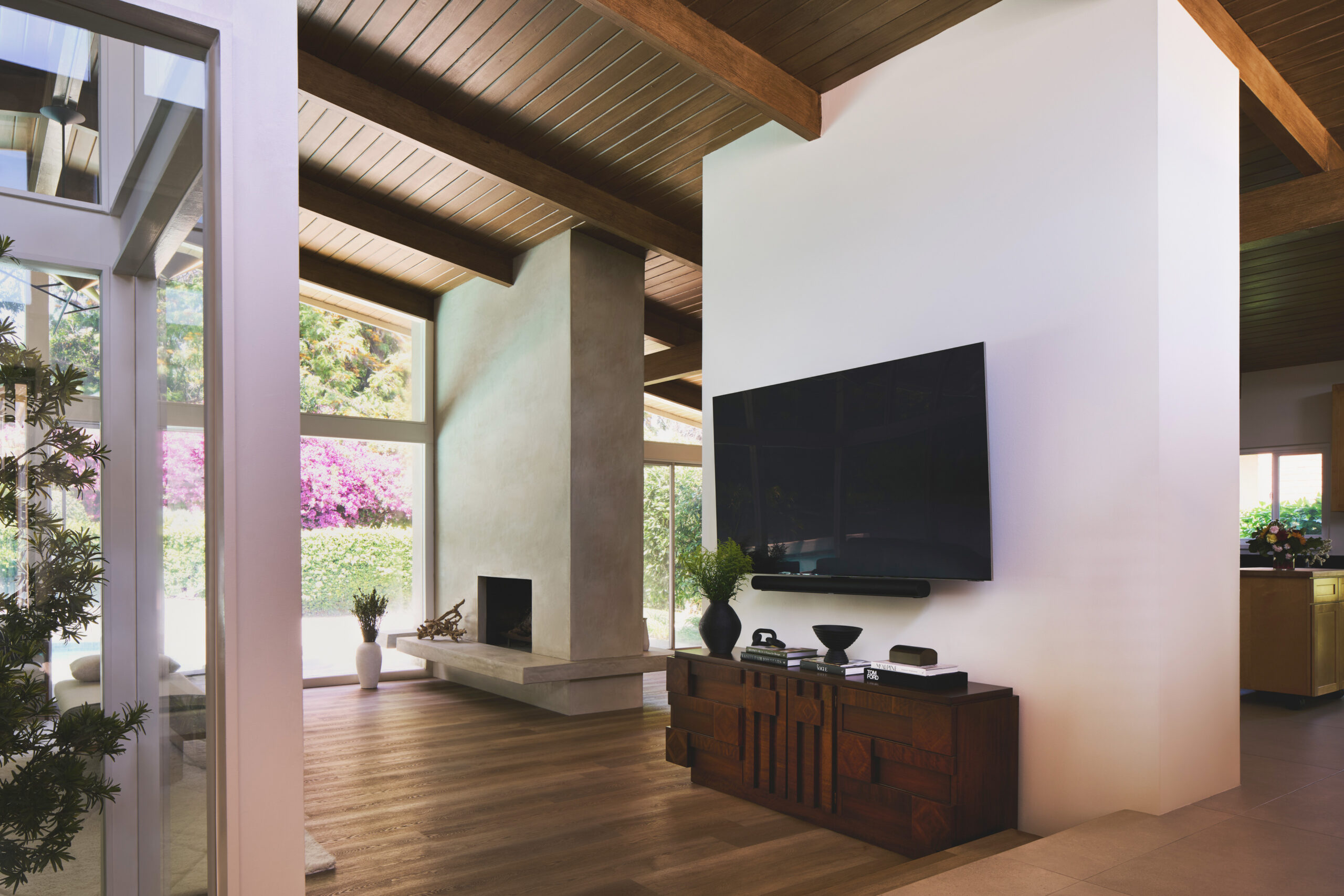 malibu-luxury-living-room-design 4
